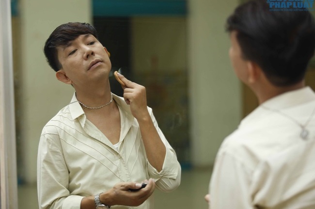 Long Nhật tút nhan sắc trong hậu trường liveshow Ngọc Ánh